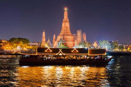 郑王庙和泰国曼谷市夜游轮