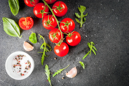 烹饪蔬菜和西红柿的背景图片