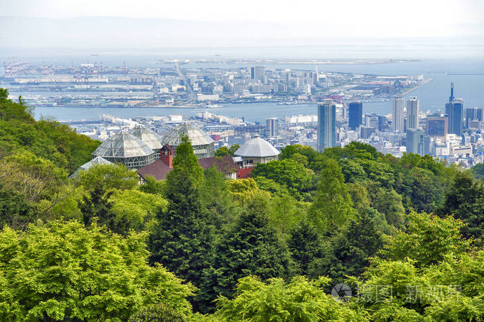 神户人工岛和神户机场大阪湾从上装载在日本神