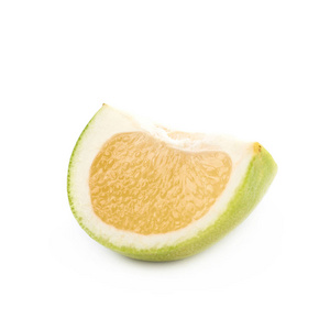 葡萄柚孤立的单个切片