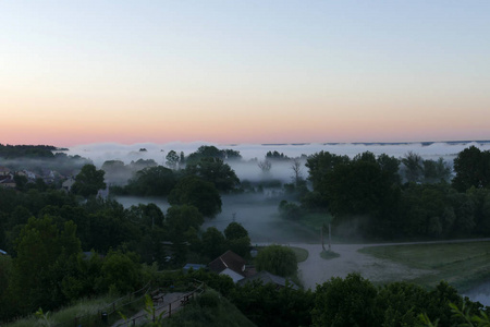 Drohiczyn 雾景观波兰