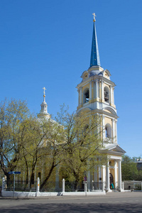 在莫斯科场豌豆上提升大教堂
