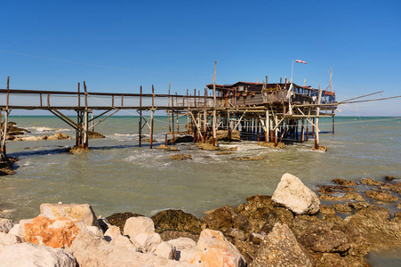 在阿布鲁佐，称为 Trabocco 的传统渔民家