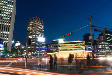 韩国传统地标在晚上