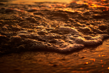 抽象的金色黎明海滩