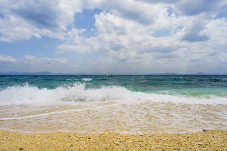 大浪在菲律宾财富岛图片