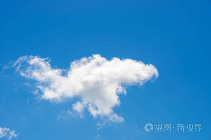 蓝天与白色蓬松的云彩特写照片-正版商用图片0u5eo5-摄图新视界