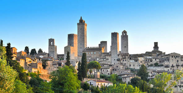 在意大利的托斯卡纳，圣吉米尼亚诺的全景视图