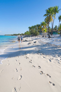 加泰罗尼亚热带加勒比海岛屿的海滩