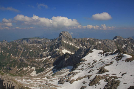 从瑞士帕吉尼山看 Alpstein 山脉