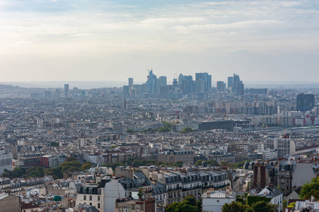 在巴黎阴霾鸟瞰图拉防御商业区