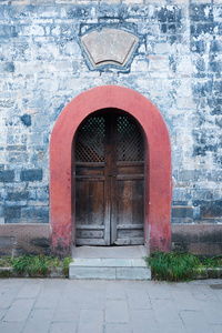 中国的老传统门和砖壁