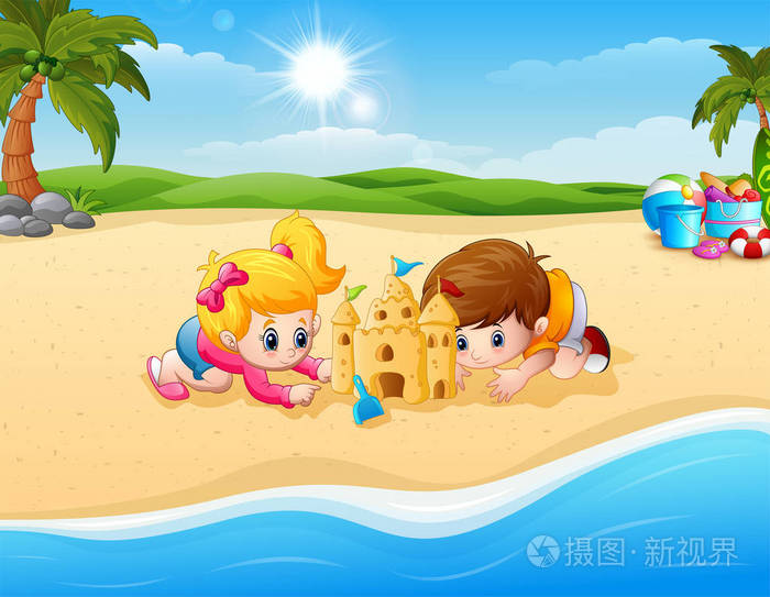 孩子们做在海滩的沙子城堡