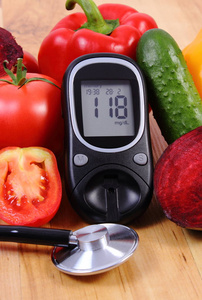 蔬菜，血糖仪测量血糖水平和听诊器的结果