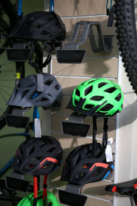 新自行车头盔