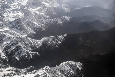 冬季景观高角度看雪山从飞机 Leh 拉达克印度