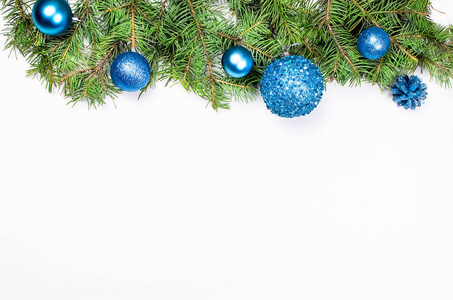 圣诞节背景与冷杉, 蓝色球