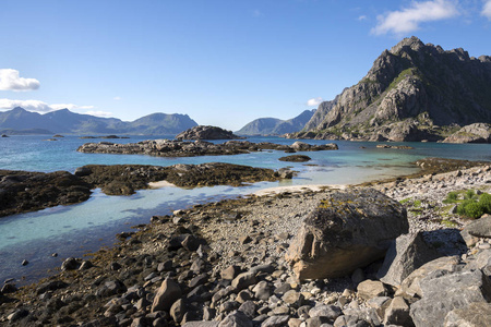 亨宁斯韦尔在罗浮敦在挪威海岸全景