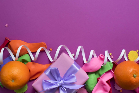 装饰组合物三盒带礼品缎带弓橙纸屑蛇形生日聚会