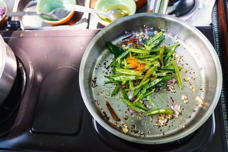 烹饪班传统斯里兰卡菜青豆的研制
