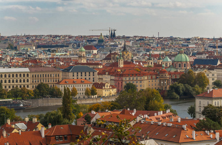 布拉格，Czezh 共和国。老两景区秋鸟瞰图