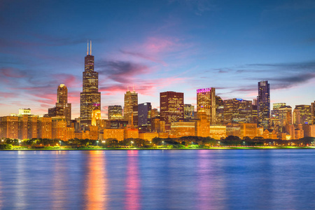 芝加哥, 伊利诺伊州, 美国市中心的地平线从密歇根湖黄昏