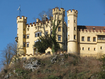Schwangau 被称为 皇家城堡村, 它坐落在一座山下, 新天鹅堡和 Hohenschwangau 上升