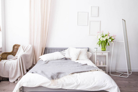 斯堪的纳维亚风格的卧室内饰照片