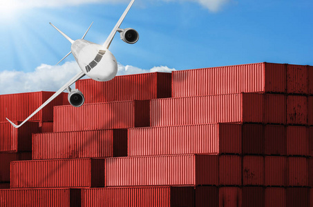 港口集装箱运输行业与飞机