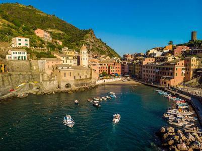 Vernazza 五渔村国家公园的村庄在意大利的海岸。意大利北部的 La 帕斯亚省鸟瞰图欧洲旅游胜地和景点