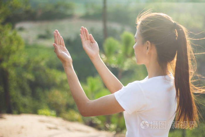 乞求宽恕, 相信善良.基督徒生活危机祷告对上帝