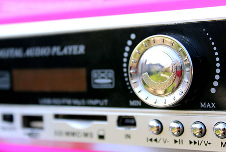 无线便携式音乐播放器粉红色颜色 mp3 声音