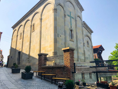 东正大教堂是格鲁吉亚第比利斯的一个格鲁吉亚东正教大教堂。