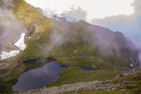 罗马尼亚 Fagaras 山脉冰川湖卡普拉景观