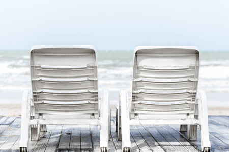 令人惊叹的热带海滩椅