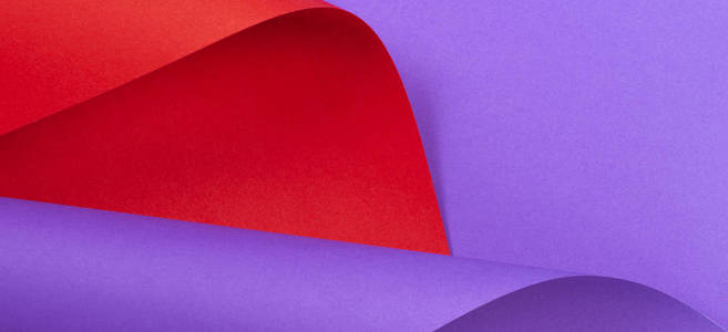 抽象多彩的背景。紫红色紫色纸在几何形状