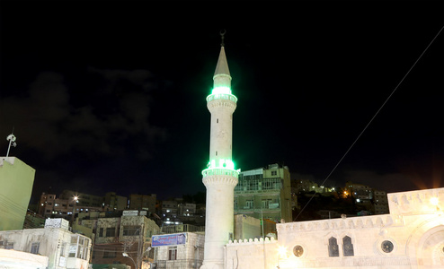 在安曼，Jordan 在晚上清真寺