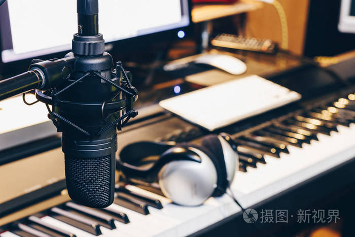 冷凝器麦克风在音乐制作 数字录音工作室