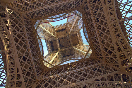 巴黎的埃菲尔铁塔的详细视图。法国