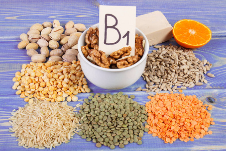产品或成分中含有维生素 B1 膳食纤维和天然矿物质 健康营养概念