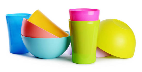 五颜六色的塑料杯子和盘子图片