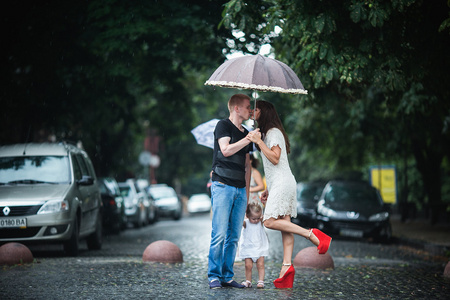 雨下的家庭