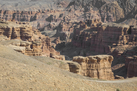 恰在阿拉木图地区的 Kazakhstan.Beautiful 山的峡谷