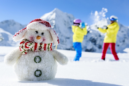 滑雪 滑雪 太阳和冬天的乐趣