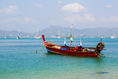 景观海里，该船在查湾