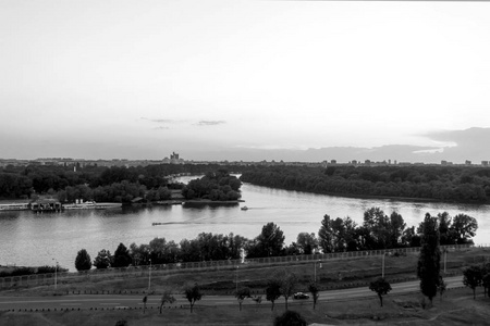 萨瓦河和多瑙河河从卡莱梅格丹堡垒在 Belgr 中的视图