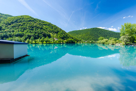 在大多数 na 朱利安阿尔卑斯山反射社会湖，斯洛文尼亚