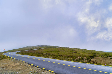 在喀尔巴阡山区山壮观路