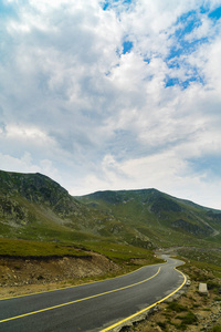 在喀尔巴阡山区山壮观路