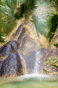 西班牙坎塔布里亚瀑布